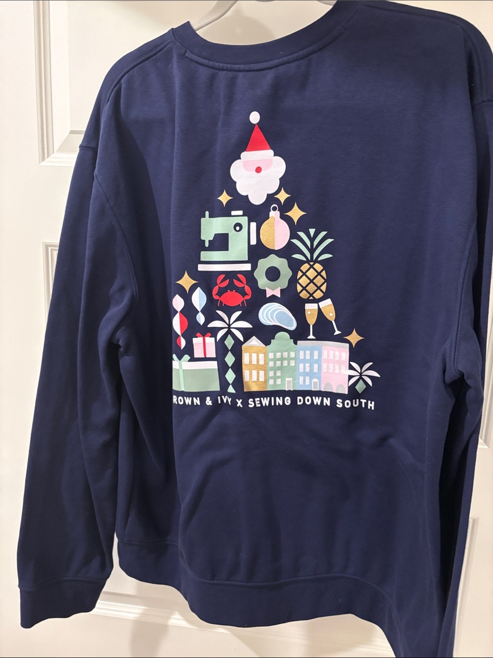 crown & ivy Navy Holiday Graphic Crewneck Sweatshirt